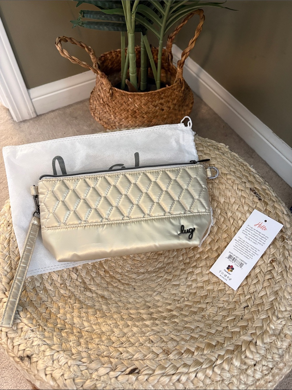 NWOT LUG Quilted Shiplap Metallic Wristlet - Champagne